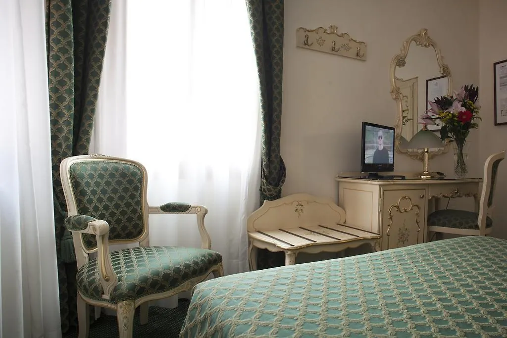 Hotel Commercio & Pellegrino Венеция 3*,