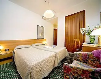 Hotel Commercio & Pellegrino Венеция 3*,