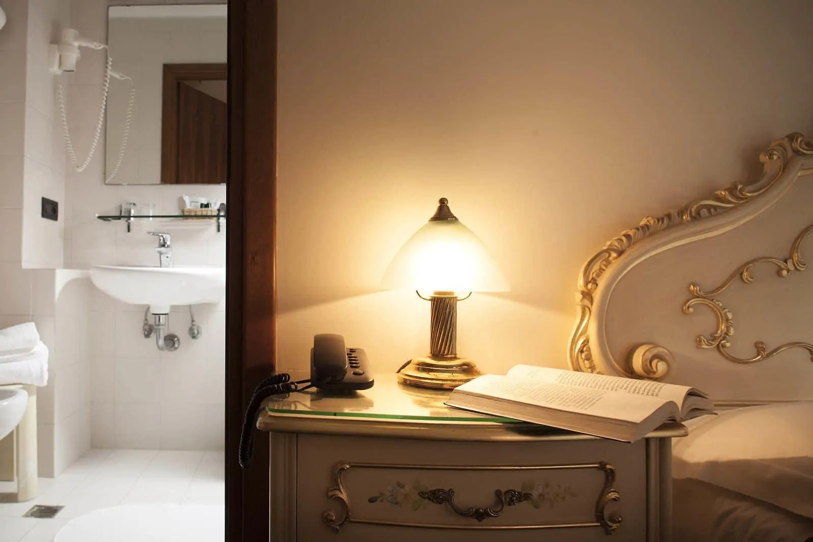 Hotel Commercio & Pellegrino Velence 3*,