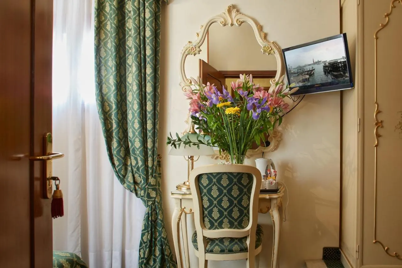 Hotel Commercio & Pellegrino Velence