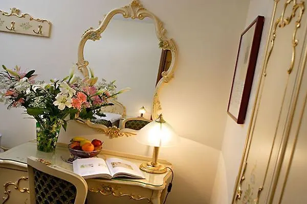 Hotel Commercio & Pellegrino Velence